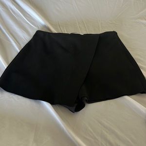 Faith and Asher suede like skort size small